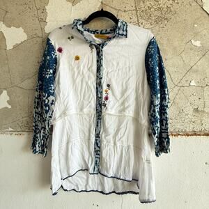 Boho Embroidered Tunic Top Crinkle Rayon Button Front White Blue Floral Benares